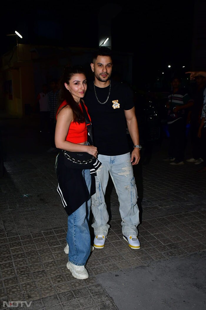 Soha Ali Khan along with husband Kunal Kemmu attended the film's screening. (Image Courtesy: Varinder Chawla)