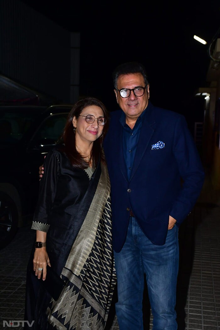 Boman Irani and Zenobia Irani posed for the cameramen at the event. (Image Courtesy: Varinder Chawla)