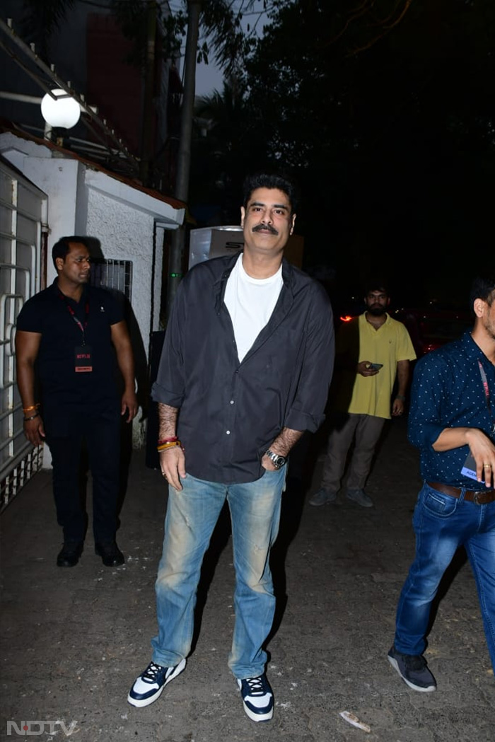 Sikandar Kher sported a casual look for his film's screening. (Image courtesy: Varinder Chawla)