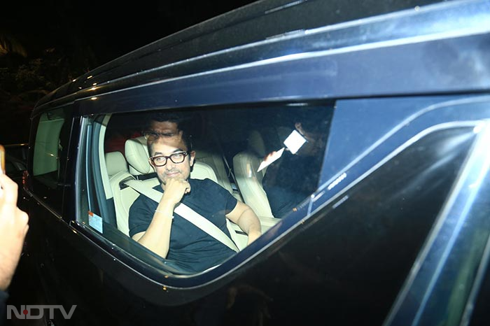 Later in the evening, Aamir Khan was clicked at daughter Ira's <i>mehendi</i>. (Image courtesy: Varinder Chawla)