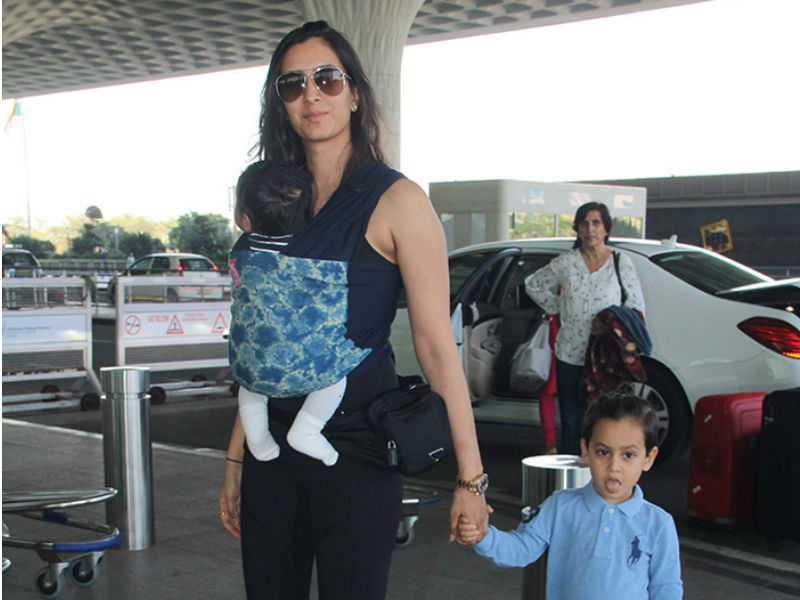 Some Really Cute Pics Of Pragya Kapoor And Her Kids Some Really Cute Pics Of Pragya Kapoor And Her Kids