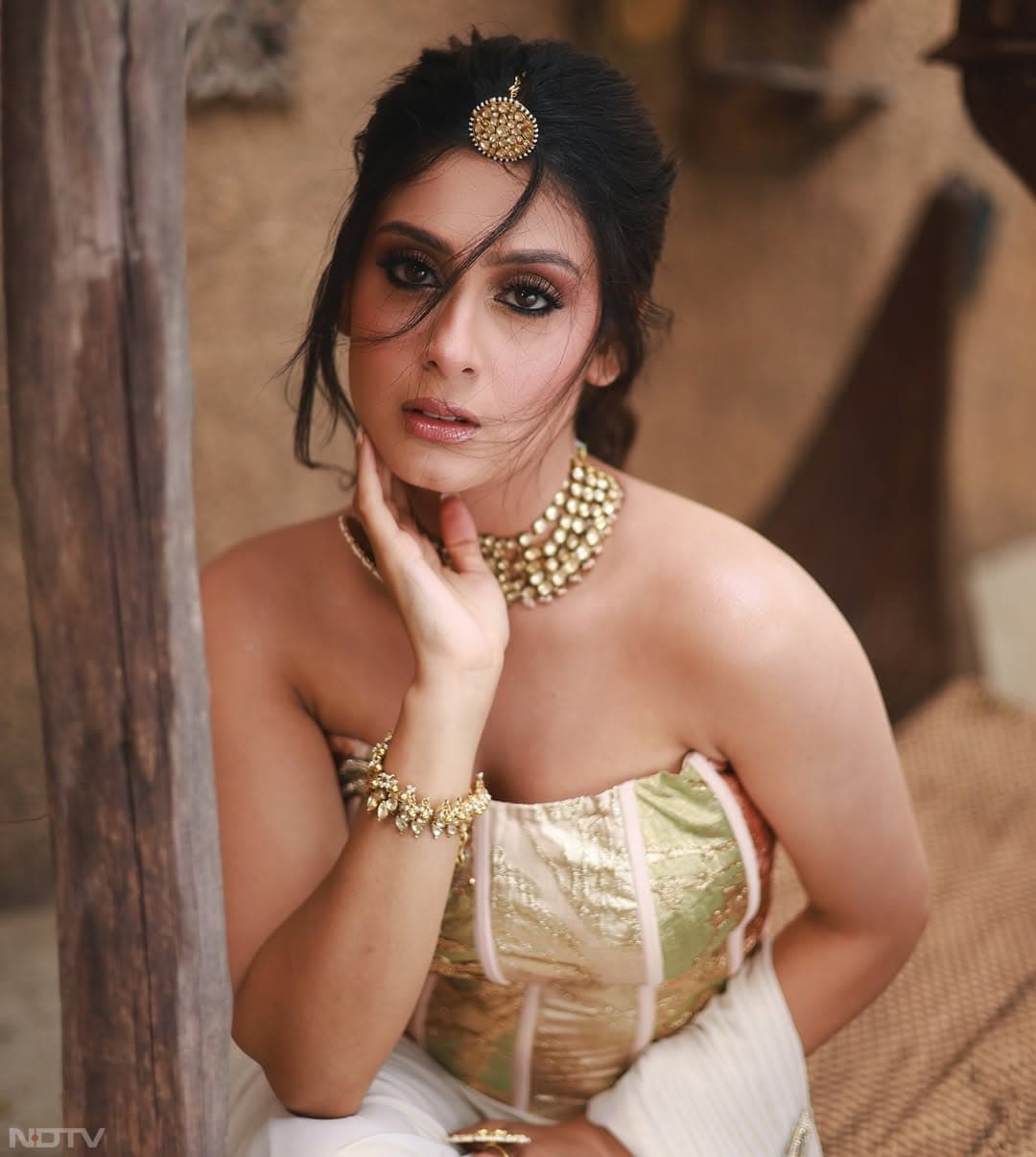 टीवी एक्ट्रेस ईशा मालवीय के लाखों दीवाने हैं. isha__malviya/Instagram