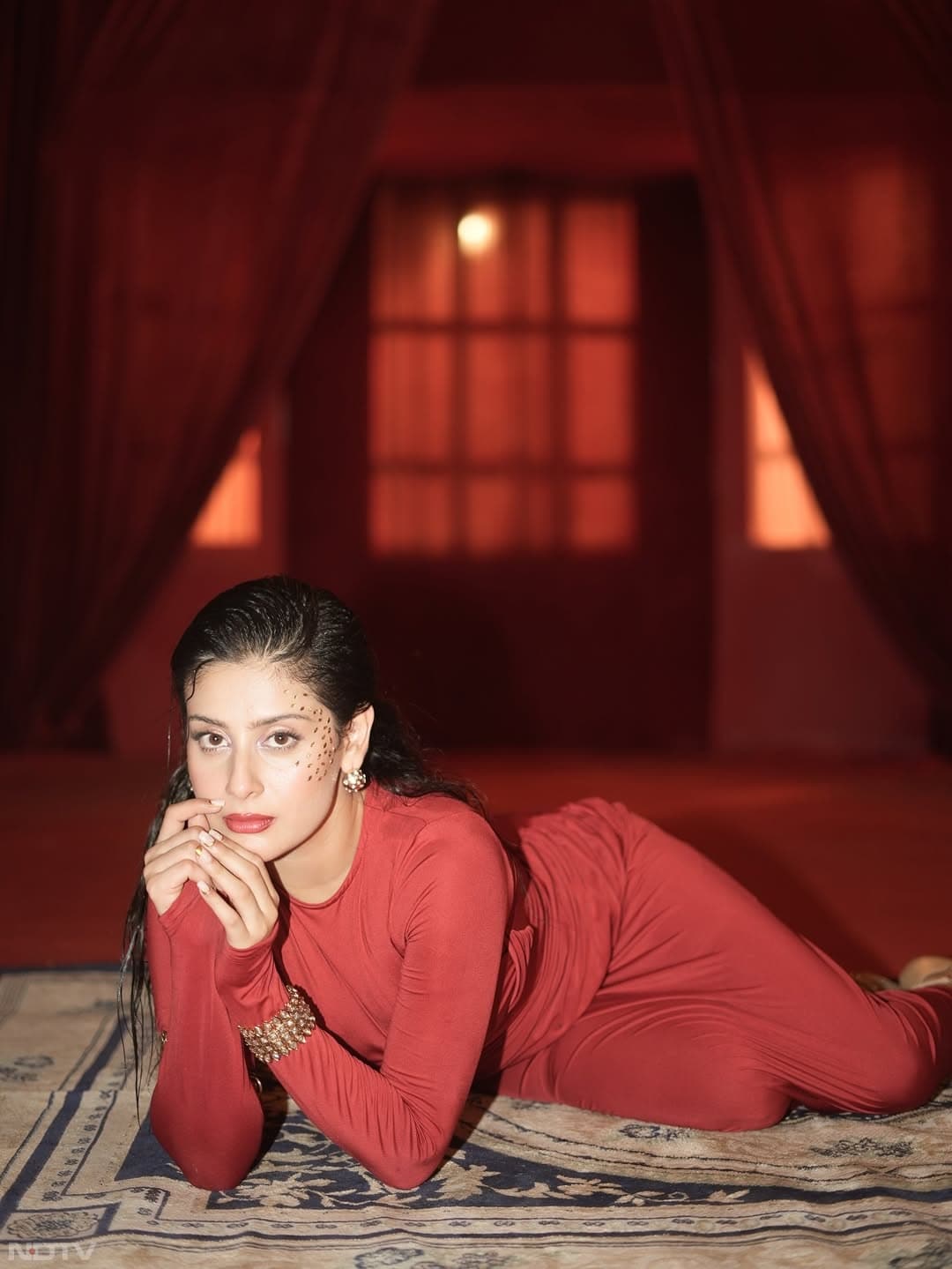 ईशा ने सिंगर संजू राठौड़ के गाने एक नंबर में भी काम किया था, जो 2025 में इंटरनेट पर धमाल मचा चुका है. isha__malviya/Instagram