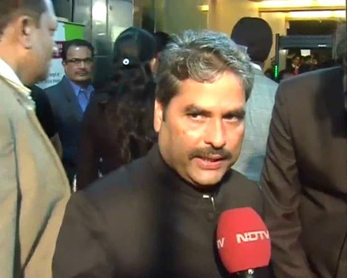 Vishal Bharadwaj speaks to the media about his movie <i>Ishqiya</i>. (Photo: NDTV)