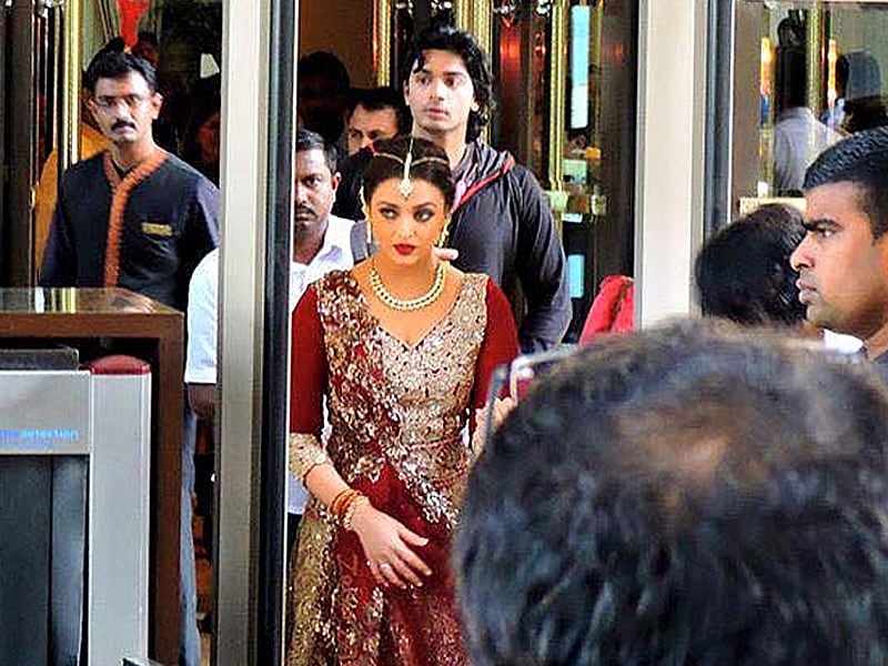 Photo : Aishwarya's Dola Re Jazbaa at ISL Opening Ceremony
