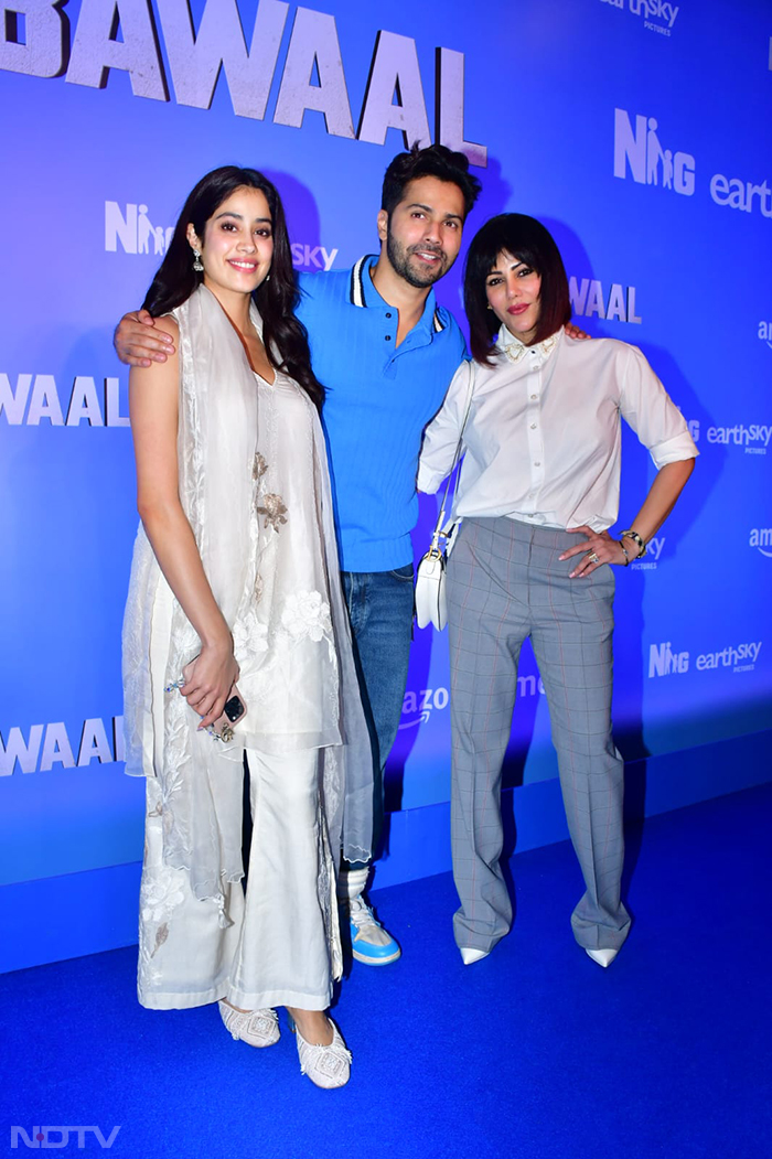 Varun Dhawan, Janhvi Kapoor were pictured with Warda Khan, wife of producer Sajid Nadiadwala, at the screening. (Image Courtesy: Varinder Chawla)