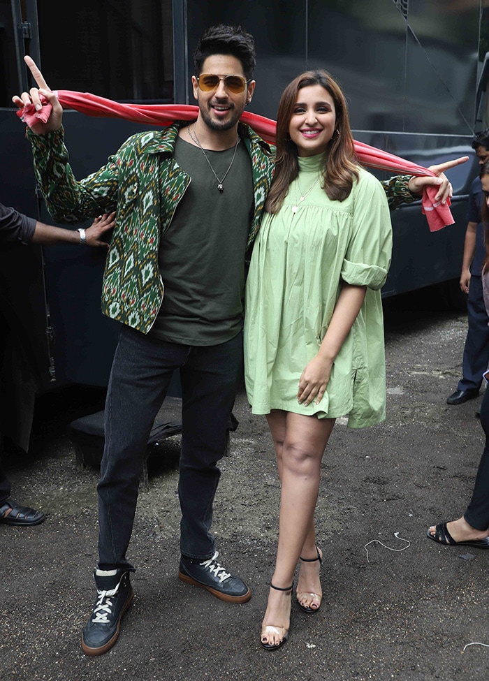 Parineeti Chopra And Siddharth Malhotra\'s Promotion Diaries