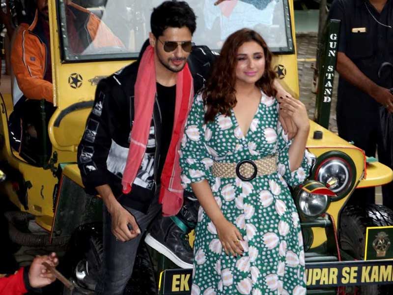 Sidharth And Parineeti High On Energy During <I>Jabariya Jodi</I> Trailer Launch