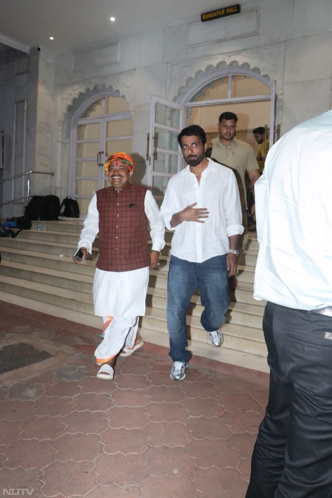 टेलीविजन शो महाभारत के अलावा, उन्हें चंद्रकांता, बड़ो बहू, ससुराल सिमर का और अन्य सीरियल्स में उनकी भूमिकाओं के लिए भी जाना जाता था.