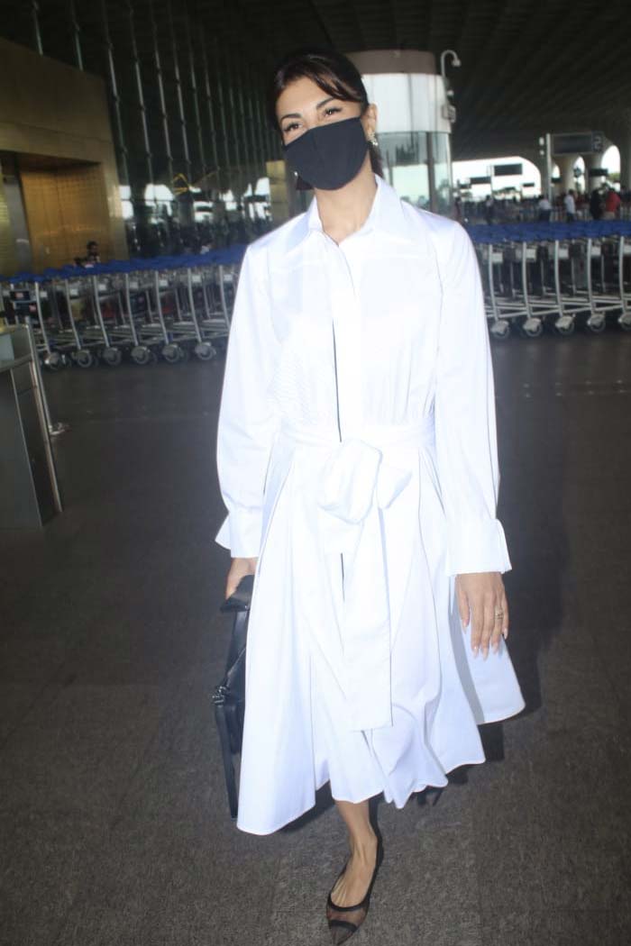 Actress Jacqueline Fernandez was spotted at the Mumbai airport on Sunday.