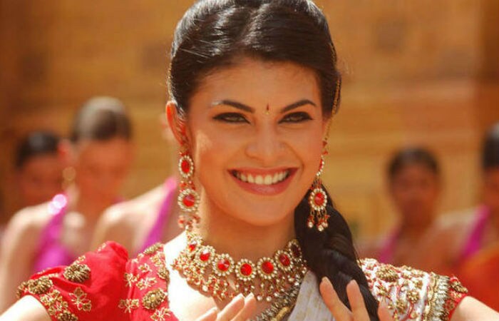 Jacqueline Fernandez, Getting her Kick From Life @29