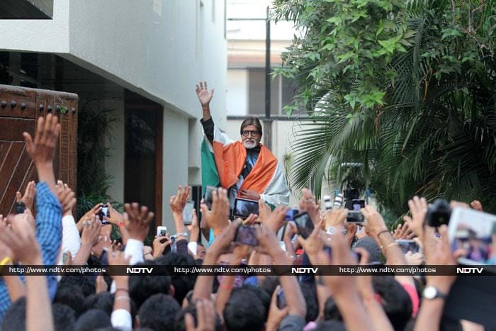 Big B, who had draped the tricolour around his shoulders, waved at his fans. The actor, who also made his debut as a cricket commentator at the February 15 match, later wrote on his blog: And after the victory, wondering whether I should continue to commentate, just so India can continue to win!! Hehheheheahahaha, Star are you listening !!!