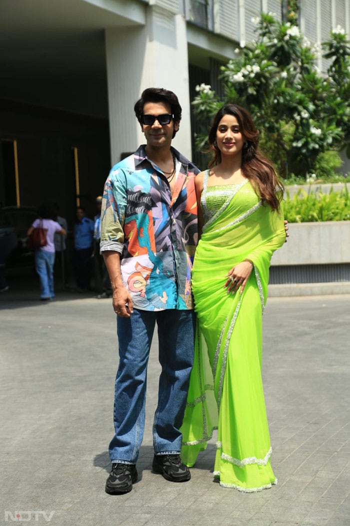 Janhvi Kapoor And Rajkummar Rao Hit Big Sixes At Style Pavilion