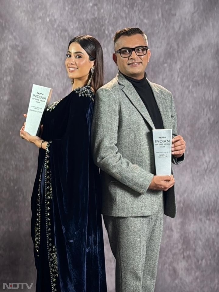 इस समारोह में उन्&zwj;हें  एक्ट्रेस ऑफ द ईयर का खिताब दिया गया.