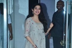 The Kapoor <I>Khandaan</I> Gets Together To Celebrate Raksha Bandhan The Kapoor <I>Khandaan</I> Gets Together To Celebrate Raksha Bandhan