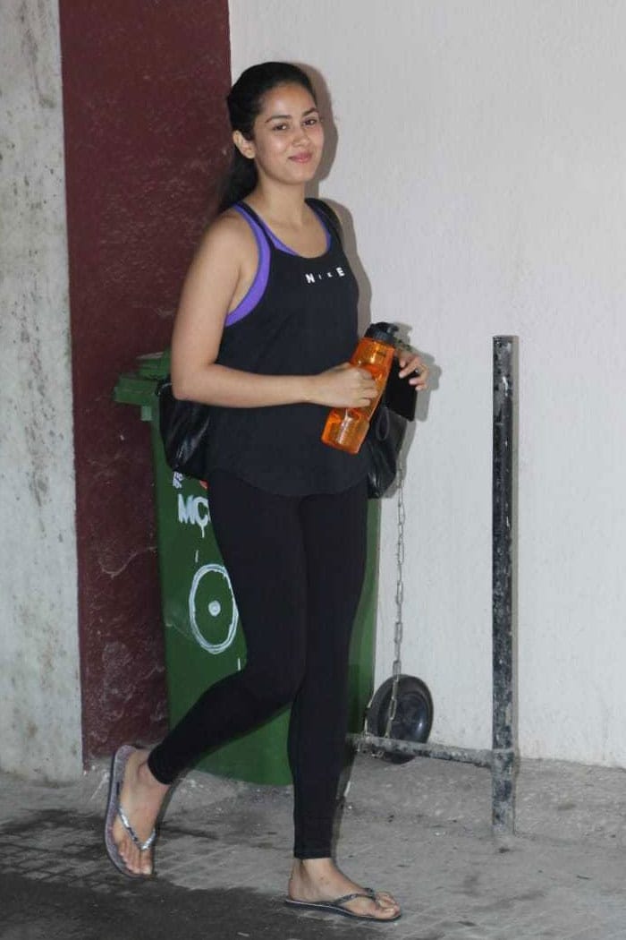 Kapoor Sisters Janhvi  And Khushi Are Regular With Their Gym Dates