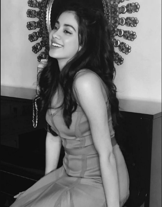 Happy Birthday, Janhvi Kapoor! <br><br>This image was posted on Instagram by <a href="https://www.instagram.com/p/BoWqJXRn_rM/" target="_blank" rel="nofollow" >janhvikhushixo</a>