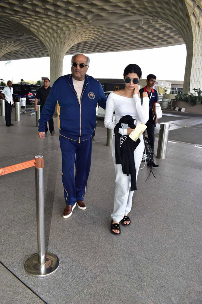Jahnvi Kapoor And Khushi Take Off In Style