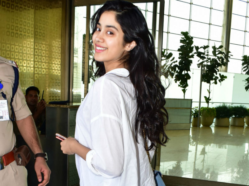 Jahnvi Kapoor And Khushi Take Off In Style