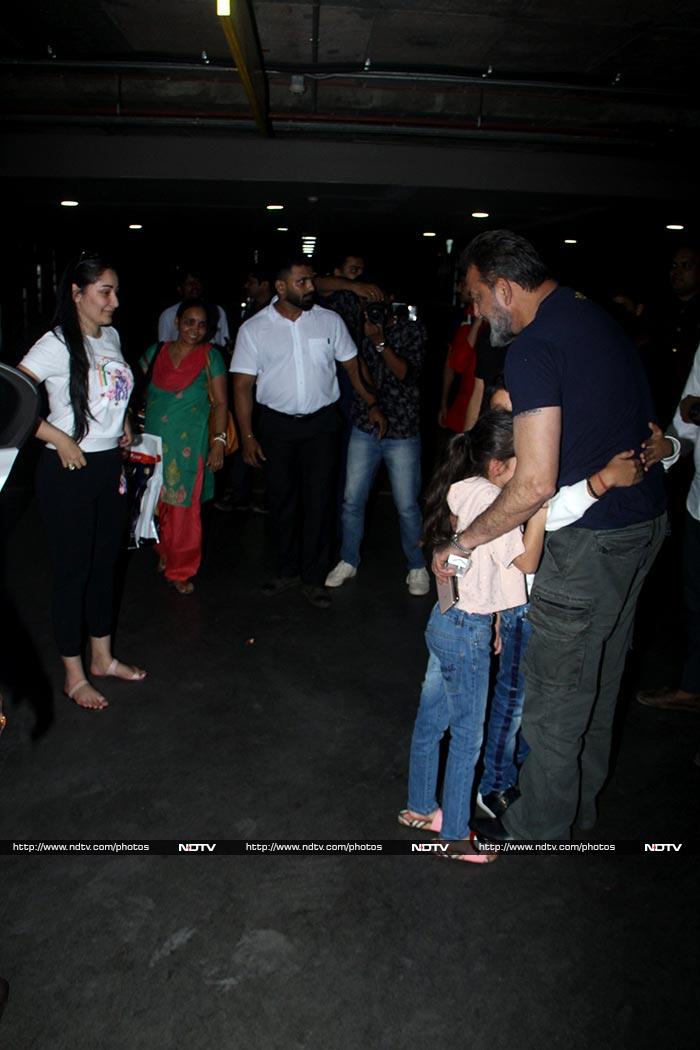 Janhvi And Khushi Giggled Their Way Through The Airport