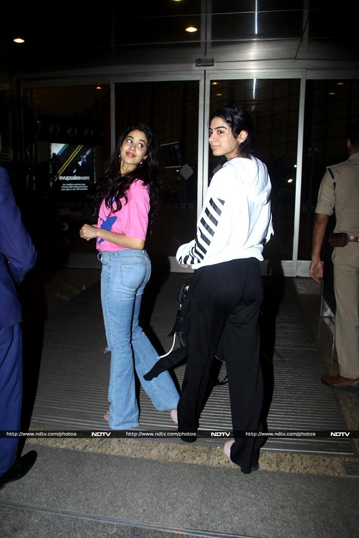 Janhvi And Khushi Giggled Their Way Through The Airport