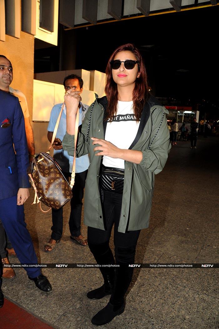 Janhvi And Khushi Giggled Their Way Through The Airport