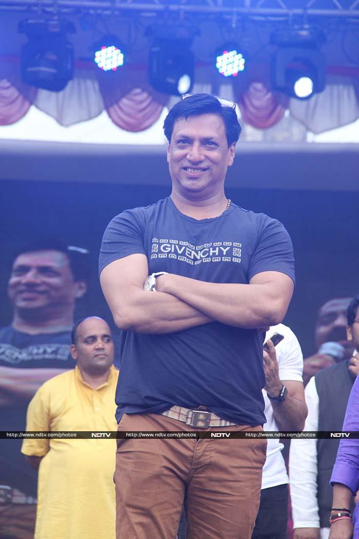 Filmmaker Madhur Bhandarkar also joined the festivities.