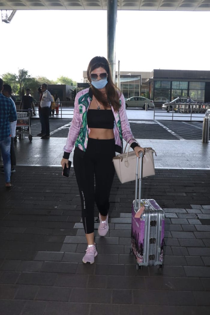 Elnaaz Nourozi was also spotted at the airport.