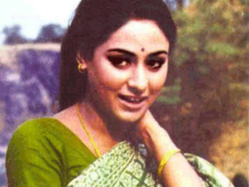 Happy Birthday Jaya Bachchan! Her <I>Silsila</i>@68