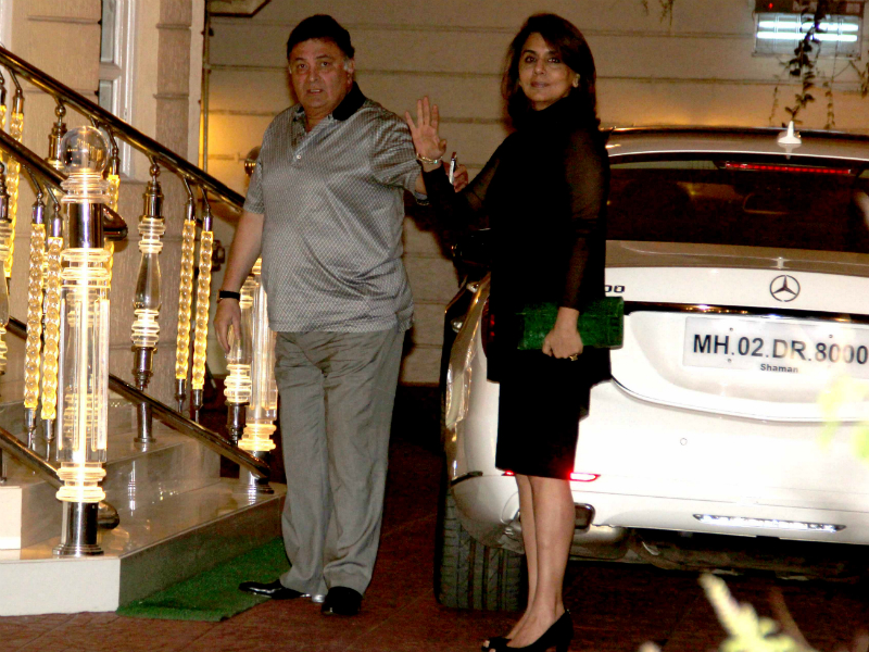 शाम-ए-जश्न: जितेन्द्र की पार्टी में दिखा बॉलीवुड का जलवा... शाम-ए-जश्न: जितेन्द्र की पार्टी में दिखा बॉलीवुड का जलवा...