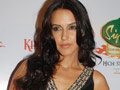 Neha Dhupia goes to Hollywood 