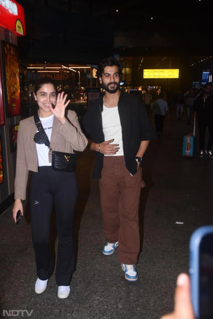 Jet Set Go: Ram Charan, Janhvi Kapoor (With Pillow) And Other Stars At Airport