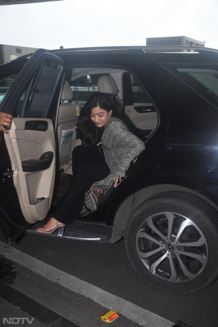 Rashmika Mandanna was spotted at the airport. (Image Courtesy: Varinder Chawla)