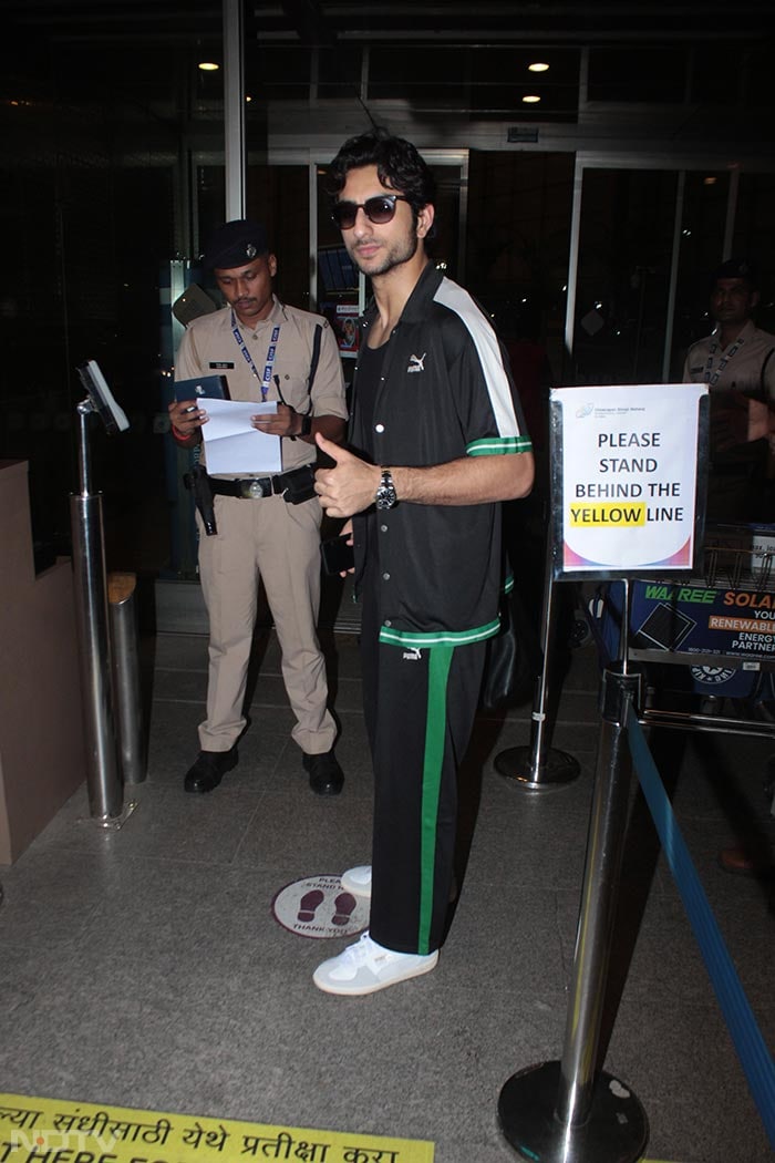 Ibrahim Ali Khan was seen in a tracksuit. (Image courtesy-Varinder Chawla)