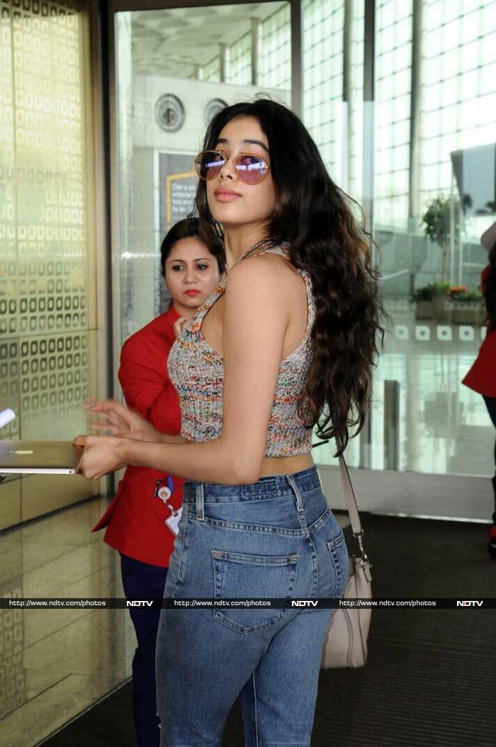Hello There Jhanvi Kapoor So Chic At The Airport