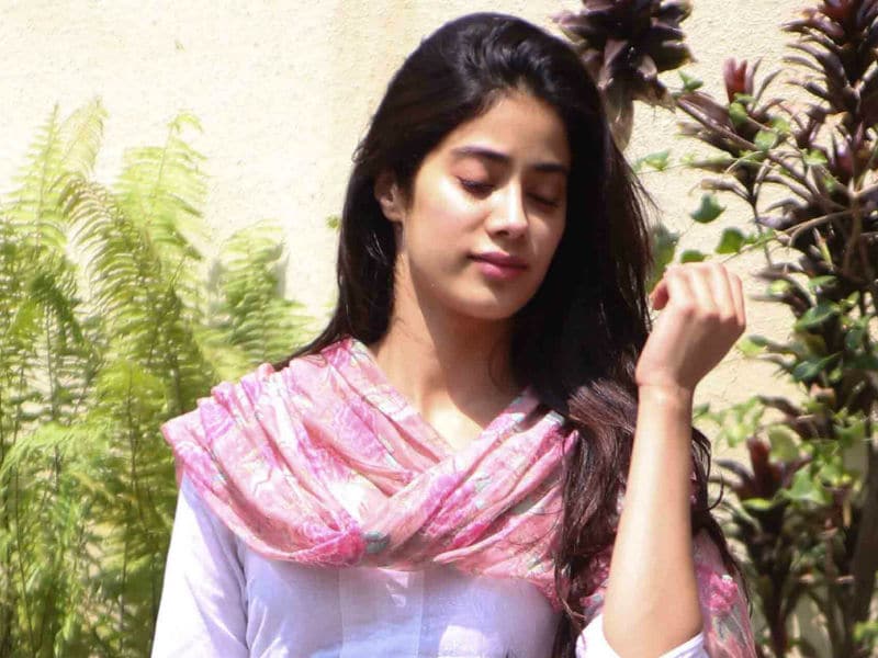 Photo : Jhanvi Kapoor Will Steal Your Heart In Just 4 Seconds