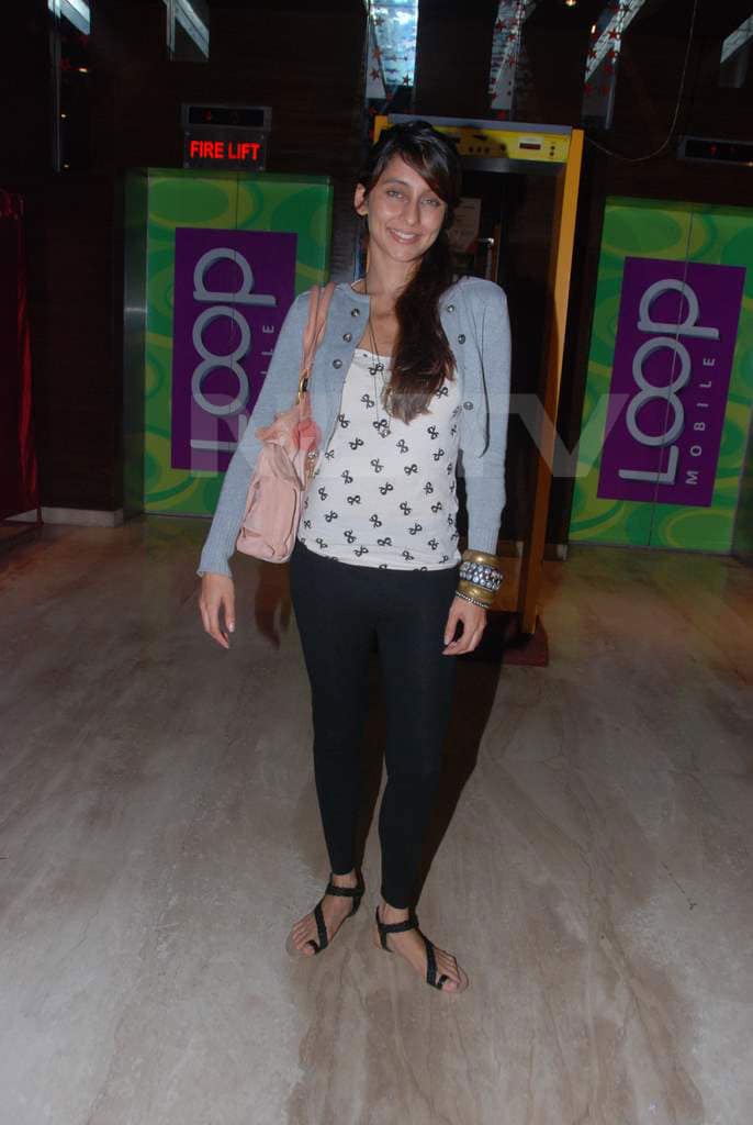 Anusha Dandekar is chic in a casual attire.