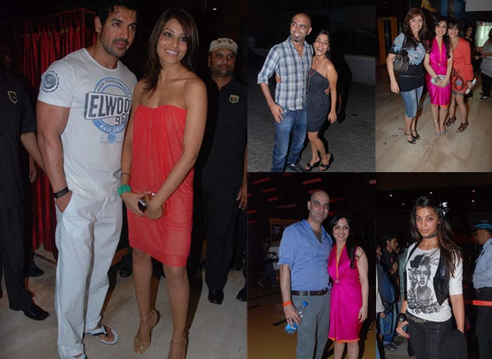 John, Bipasha at <i>Jhootha Hi Sahi</i> premiere