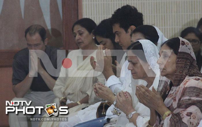 Bollywood attends Jiah Khan\'s condolence meet
