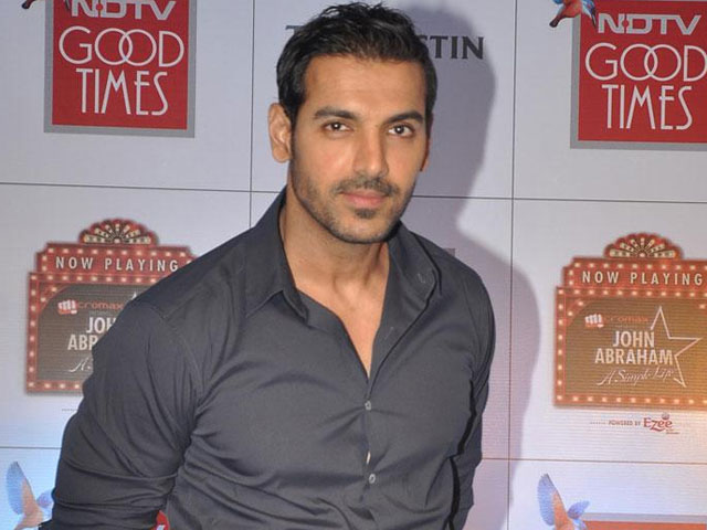 John Abraham, <i>Rac</i>ing ahead at 41 John Abraham, <i>Rac</i>ing ahead at 41