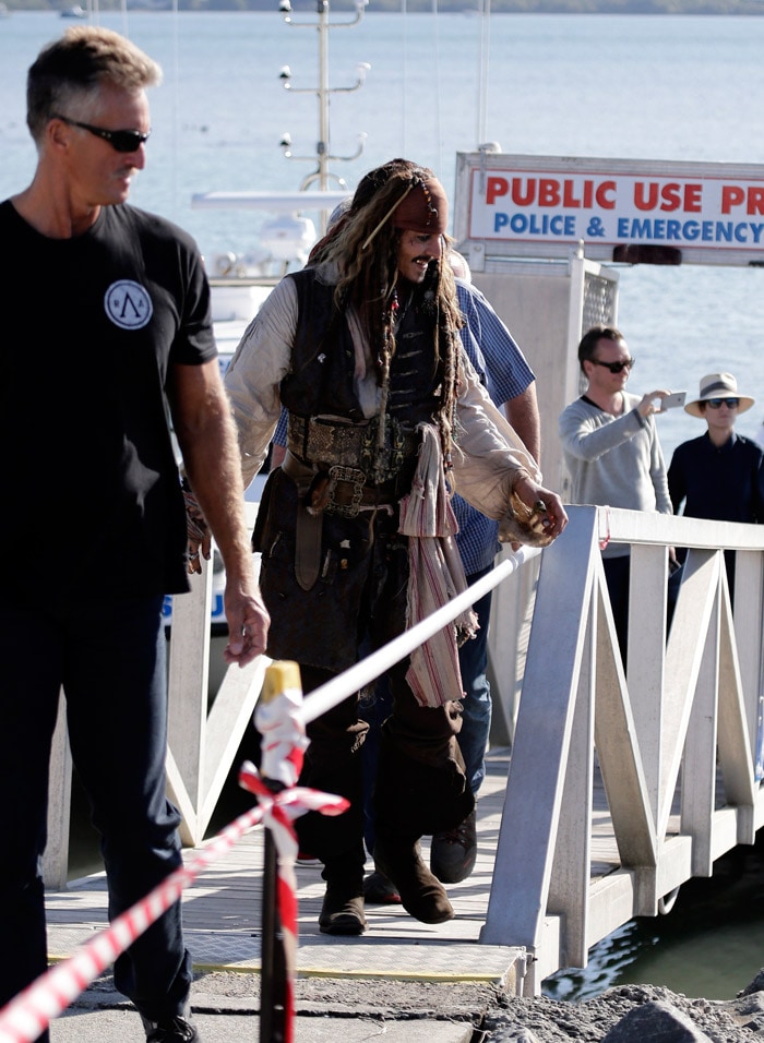 This Pirate\'s Got Swag: Captain Jack Sparrow\'s Selfie-Day Out With Fans