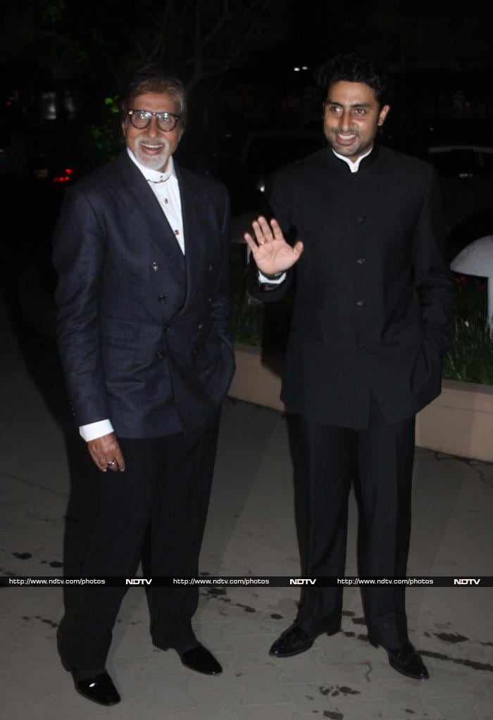 Bachchans, Kajol, Ajay at Bollywood wedding