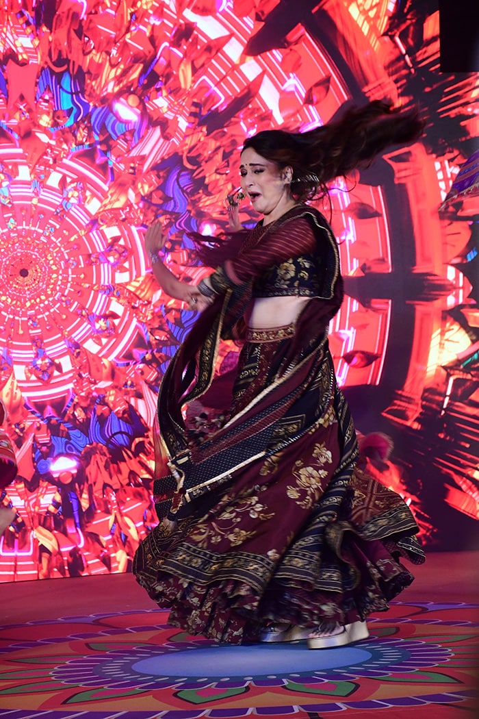 Just Madhuri Dixit\'s Magic At Maja Maa Trailer Launch