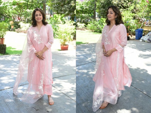 Jyothika Makes A Case For Bright Colours In Ethnic Wear