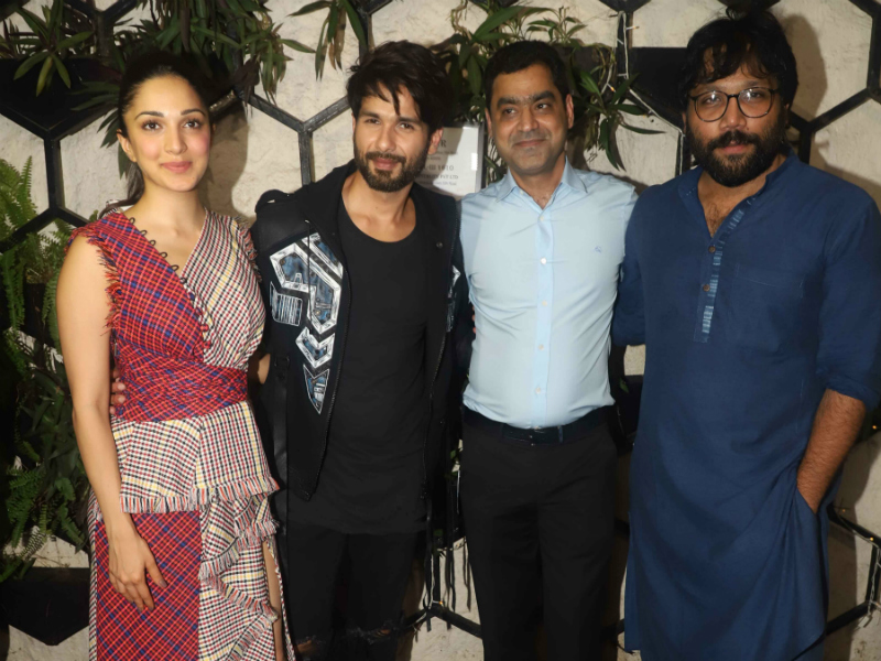 <i>Kabir Singh</i> Stars Shahid And Kiara Have 200 Crore Reasons To Party