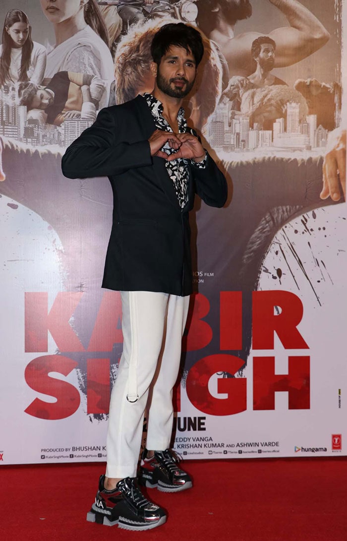 Shahid Kapoor And Kiara Advani Introduce Kabir Singh In Style