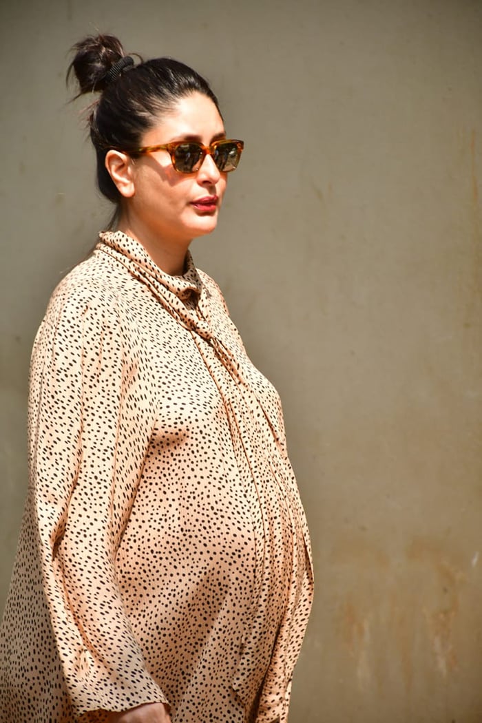 Mom-To-Be Kareena Kapoor Spotted With Son Taimur