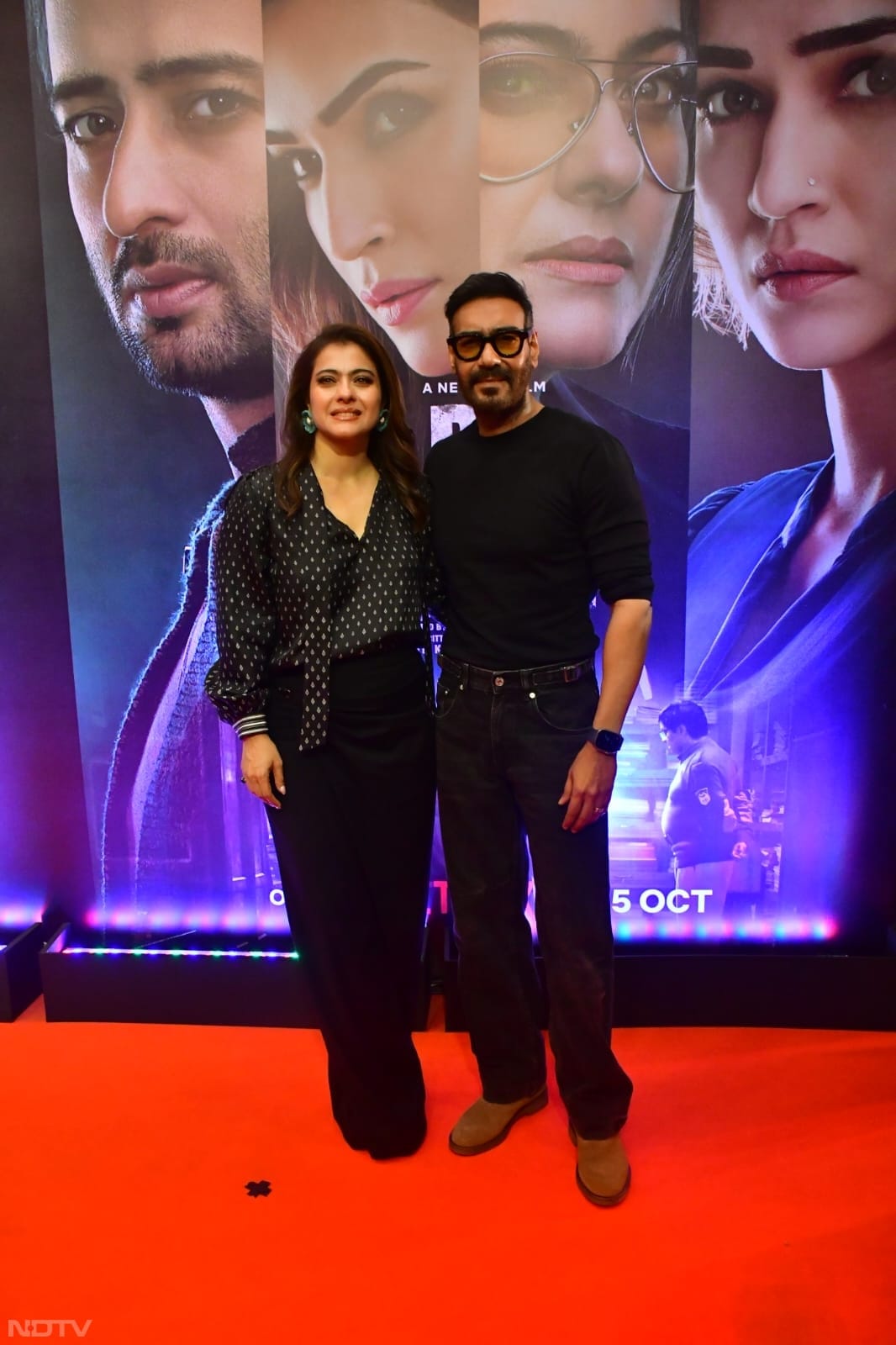 Kajol and Ajay Devgn were twinning and winning (Image courtesy: Varinder Chawla)