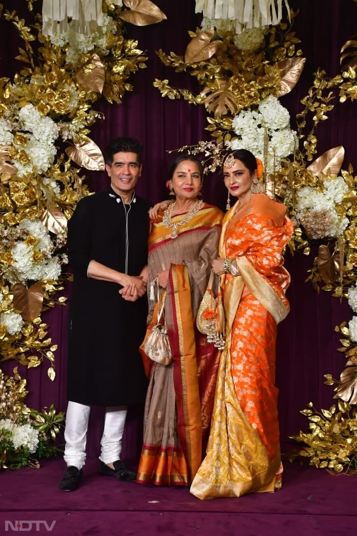 Manish Malhotra joined Shabana Azmi and Rekha for a picture-perfect frame (Image Courtesy: Varinder Chawla)