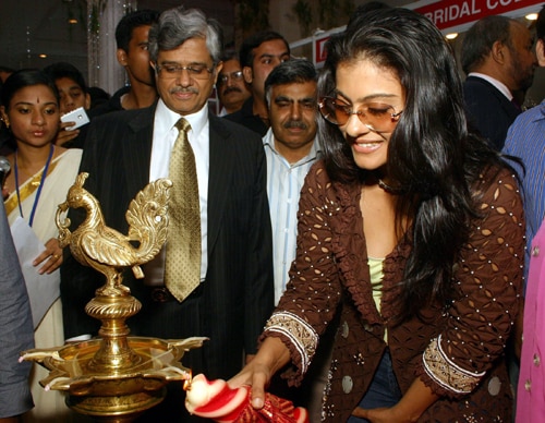 <B>Branded</b>: Kajol's tryst with jewelry endorsement was limited to diamonds, as she became the brand ambassador for Asmi diamond jewelry in 2005.